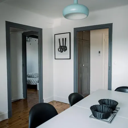 Le Numero 5 De La Chapelle Royale. Hyper Centre. רודז